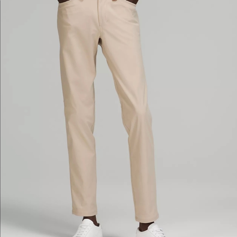 LuluLemon men’s size 32 ABC Slim Pant in tan